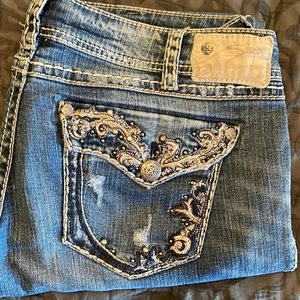 Woman's Silver Jean Co. Suki Flap, Distressed, S16 Hemmed to length 30